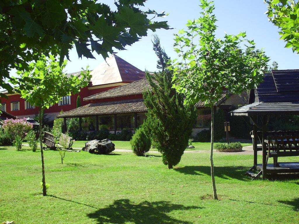 Hotel El Mirlo Blanco Candeleda Extérieur photo