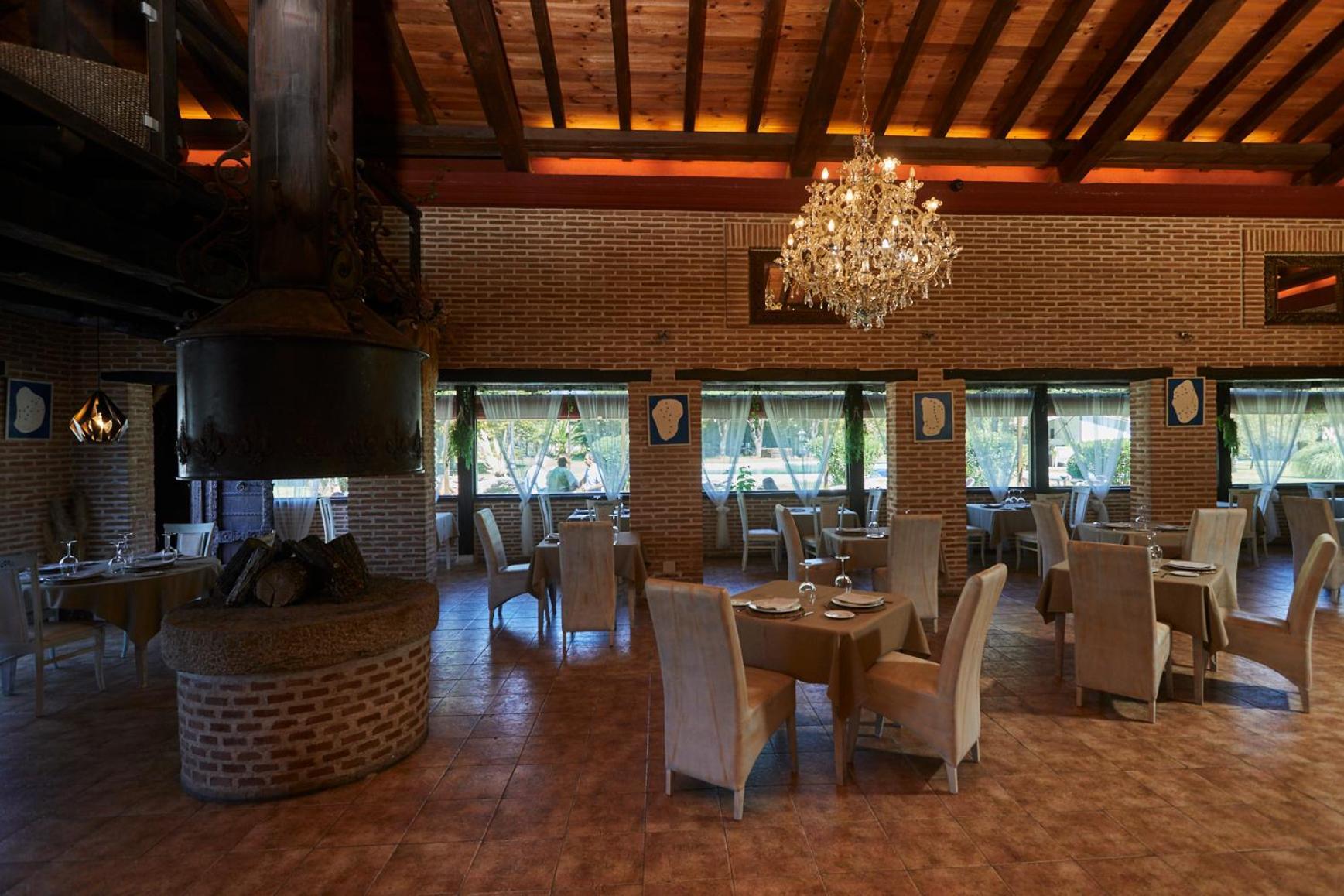 Hotel El Mirlo Blanco Candeleda Extérieur photo