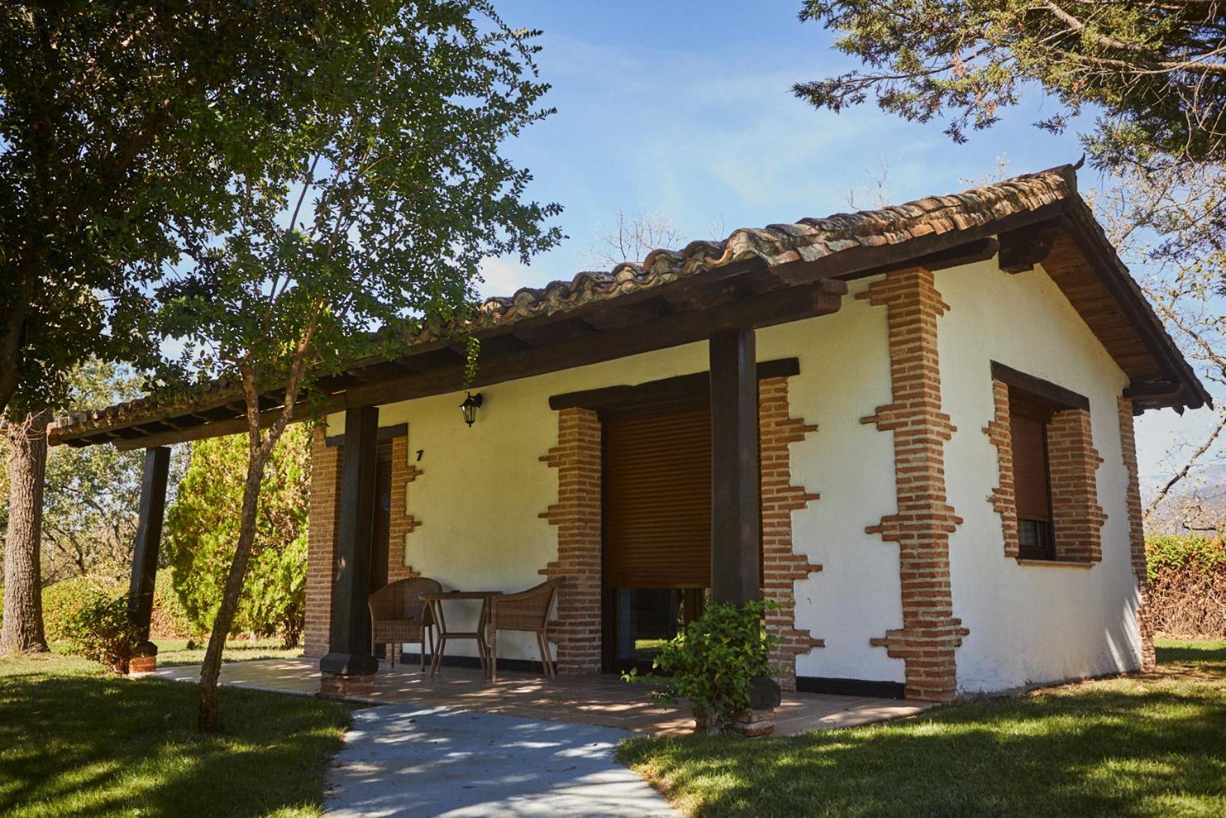 Hotel El Mirlo Blanco Candeleda Extérieur photo