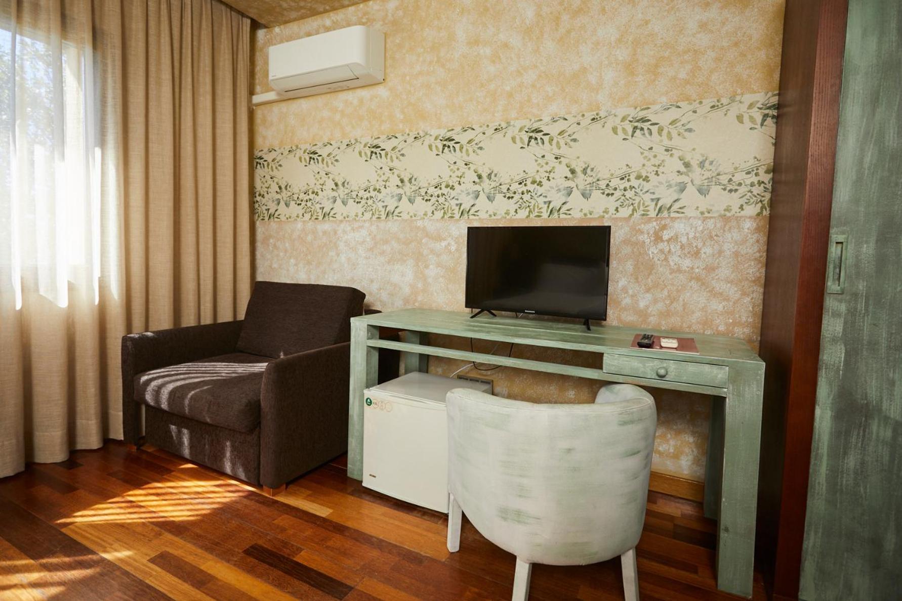 Hotel El Mirlo Blanco Candeleda Extérieur photo