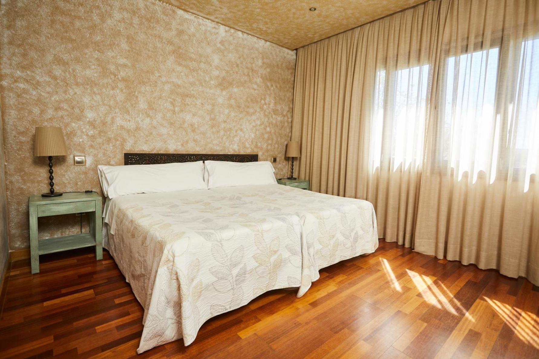 Hotel El Mirlo Blanco Candeleda Extérieur photo