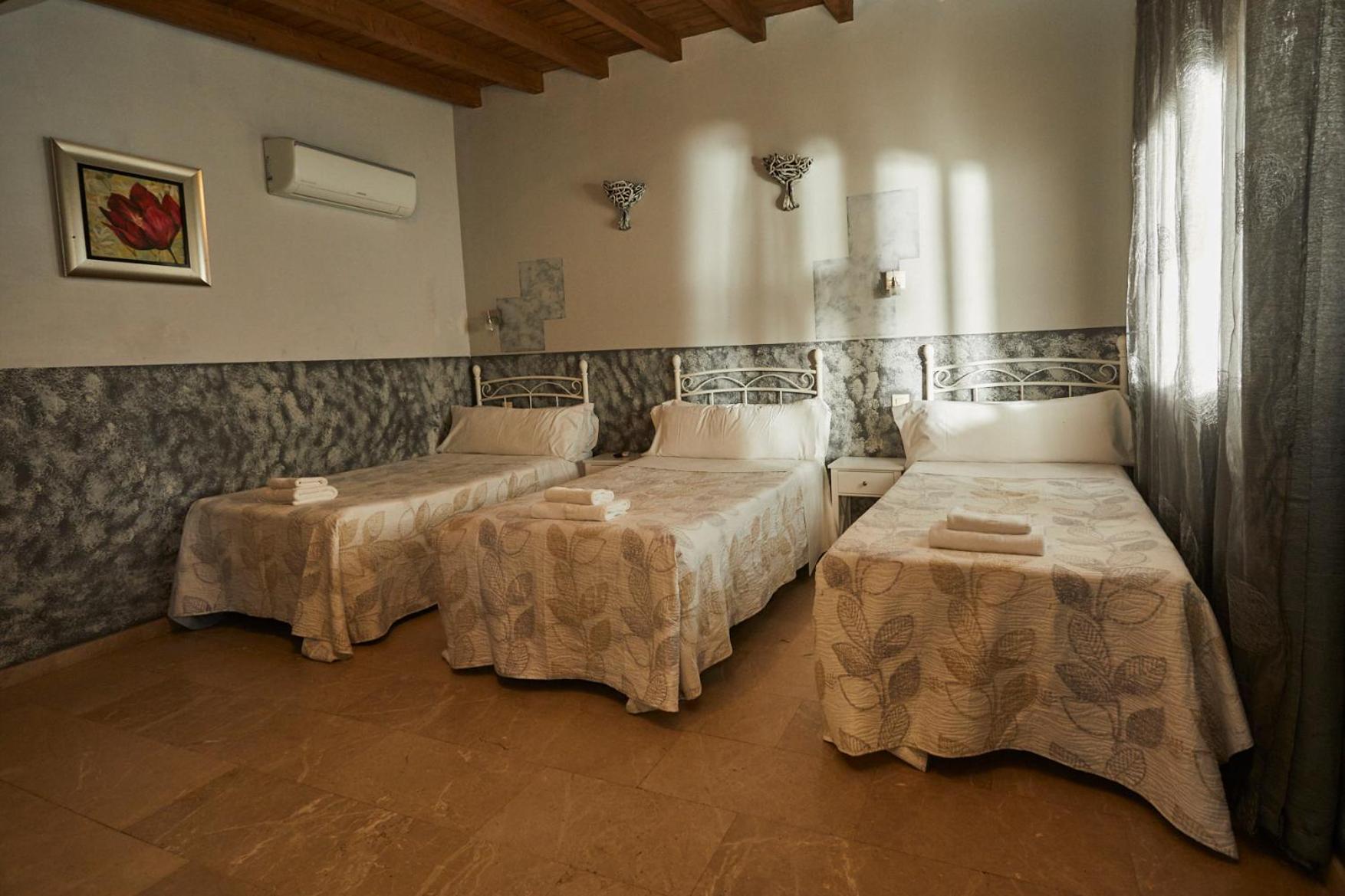 Hotel El Mirlo Blanco Candeleda Extérieur photo