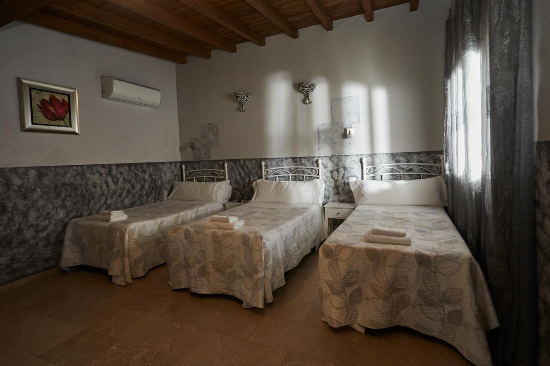Hotel El Mirlo Blanco Candeleda Extérieur photo